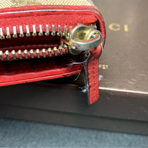 Final Price Drop! Authentic Pre owned Vintage Gucci Wallet - Picture 13 of 14